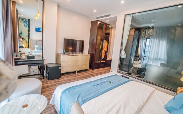 Luxury Hotel