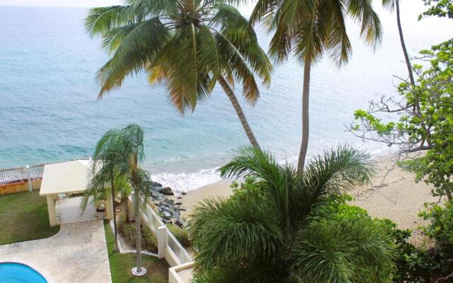 Beachfront 2 bdr apt with beautiful views