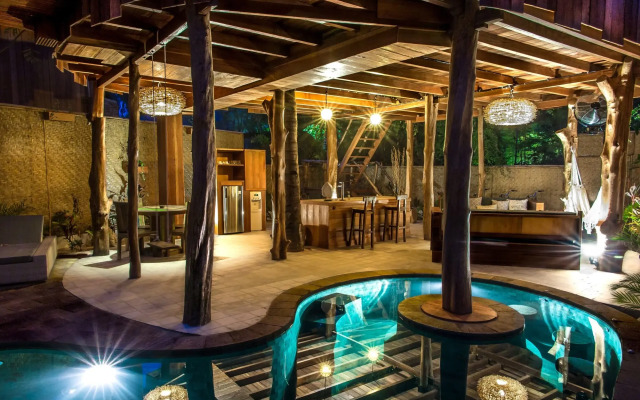 Gili Treehouses