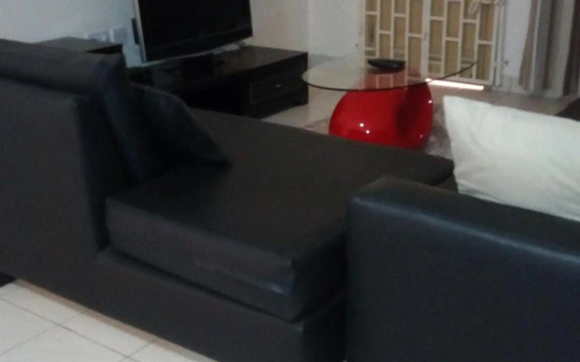 Regimanuel Apartments - Kwabenya