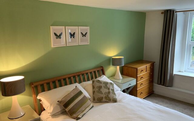 The Halfway House Pub and Kitchen