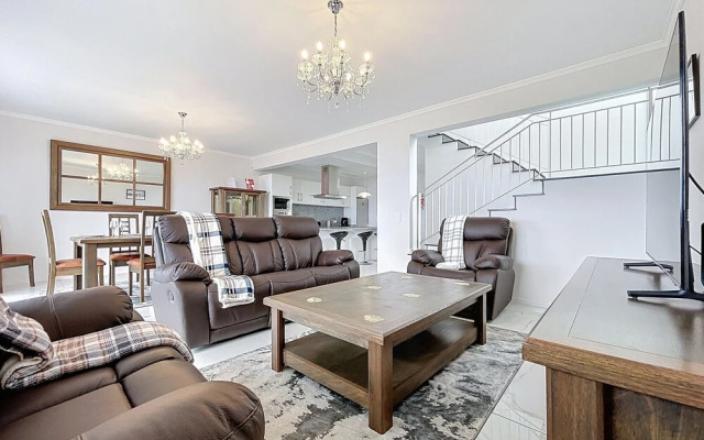 Blue Outlook Retreat by Atlantic Holiday