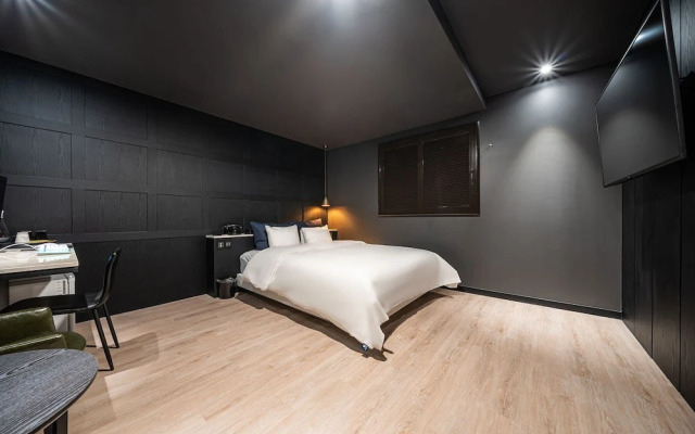 Goyang (Jugyo) Stay Bishop Hotel