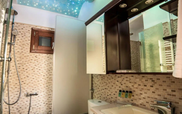 Santorini Suite Home