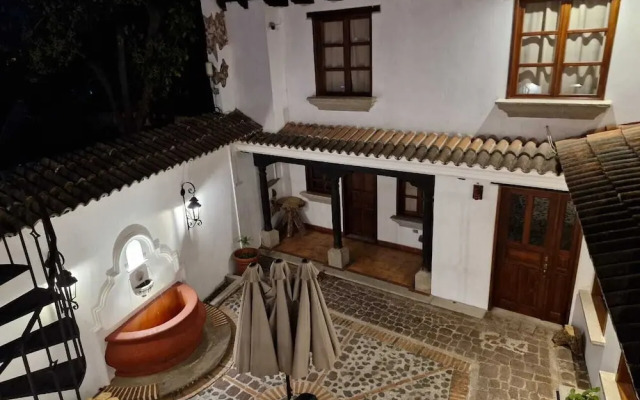 Cozy Colonial Style Azotea Apartments