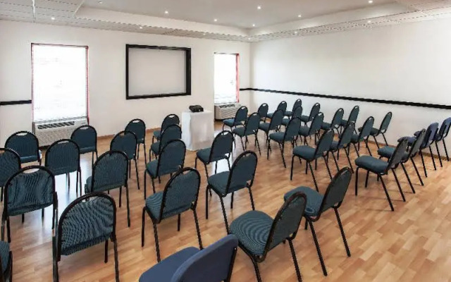 Hotel NH Lázaro Cárdenas