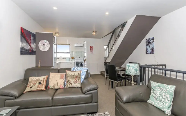 Awesome Christchurch Apartment