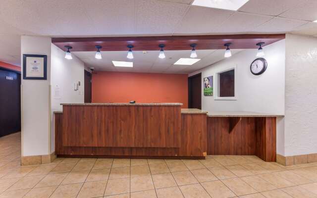 Motel 6 Saint Paul, MN - I-94