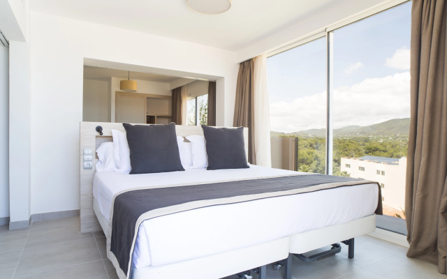 Invisa Hotel Club Cala Verde
