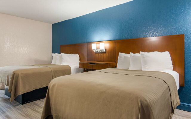 Rodeway Inn Broken Bow - Hochatown