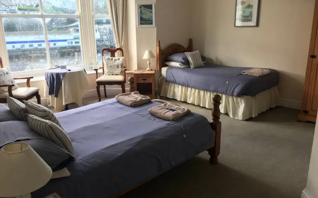 Bridgeside Guest House