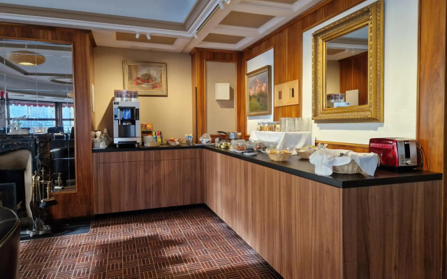 Athmos Hotel