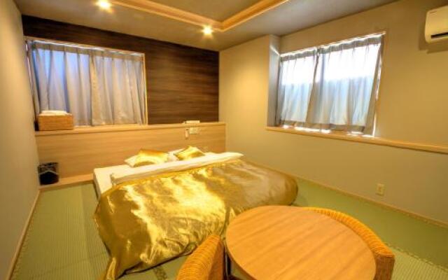 Hotel Blue Moon