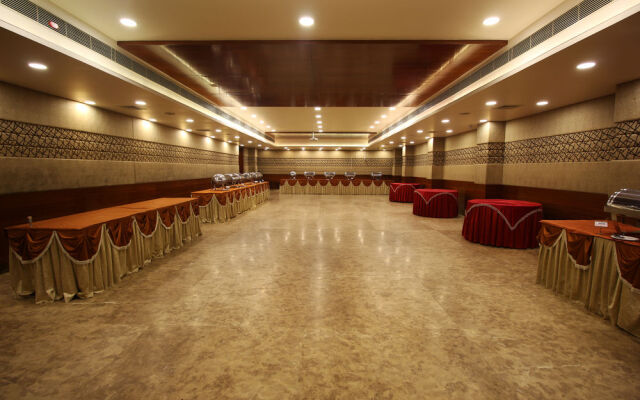 OYO Premium Jubilee Garden Jawahar Road