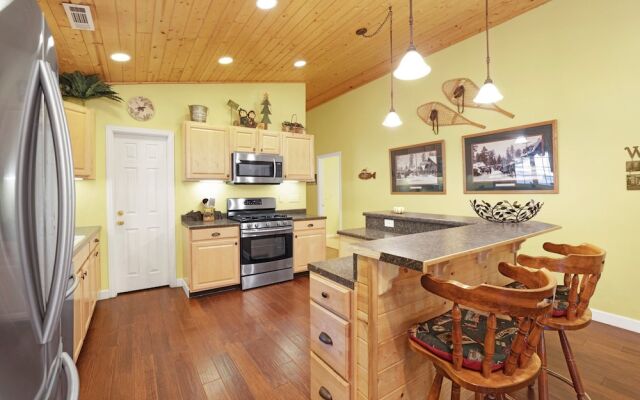 Lazy Bear Lodge #1235