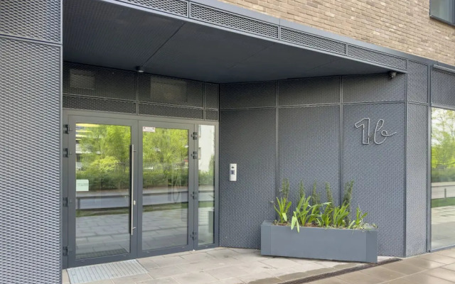 Apartment With Parking by Renters