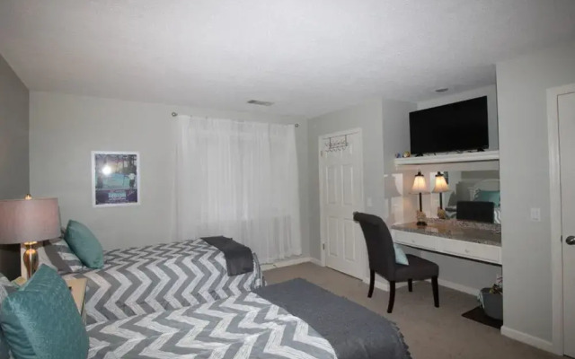 31 Springwood Villa 2 Br villa by RedAwning