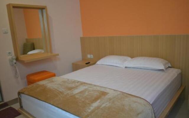 Family Budget Hotels F77