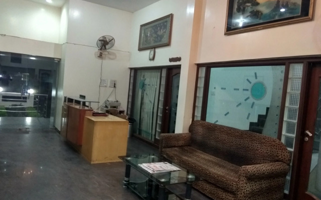 JK Rooms 122 Shaheen Lodging & Boarding