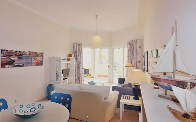 Los Arcos Apartments