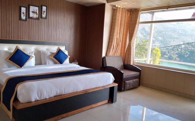 Crystal LakeView Homestay