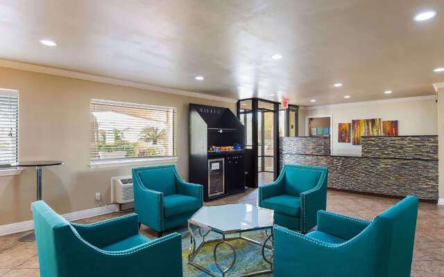 Days Inn by Wyndham Foley