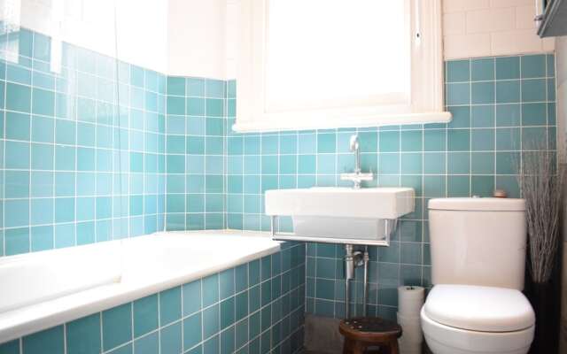 2 Bedroom In Shepherds Bush