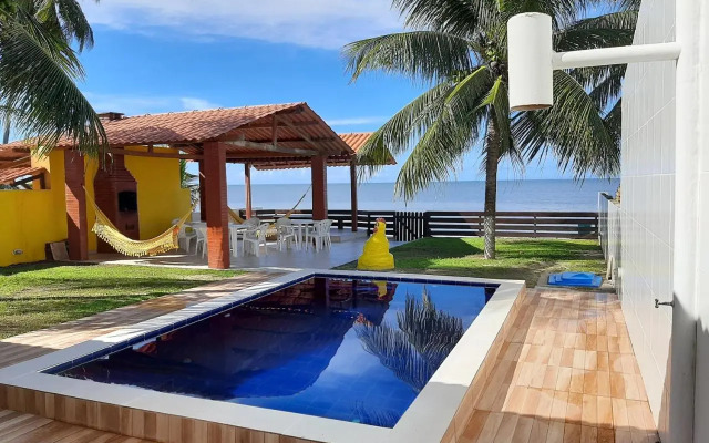 Casa à beira-mar, piscina