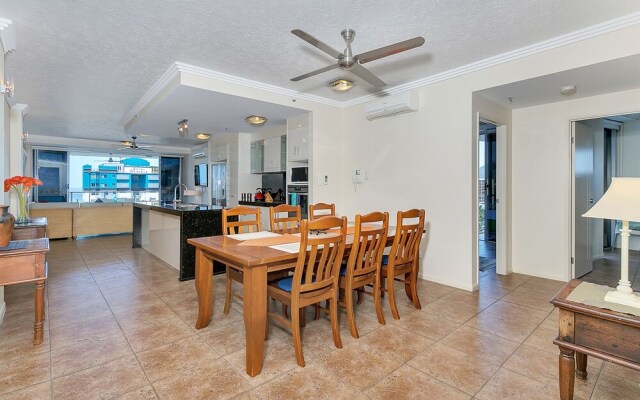 Centrepoint Apartments Cairns