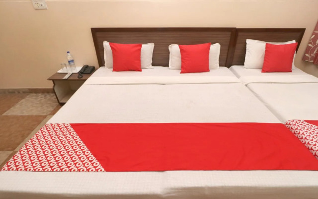 Oyo 27893 Sita Niwas Parking