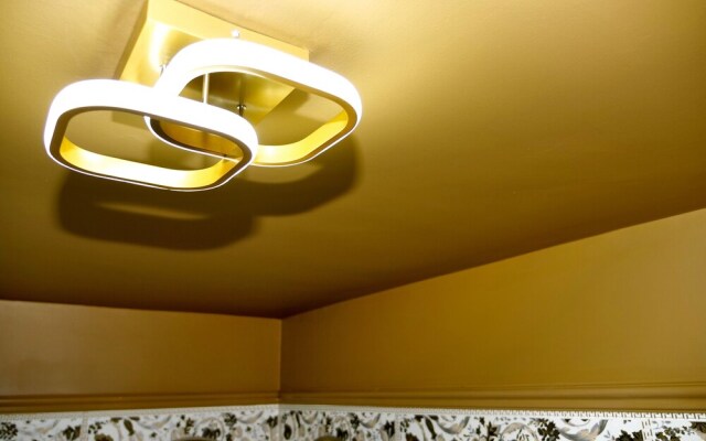 Ultra Deluxe Versace Apartment Near Sheffield