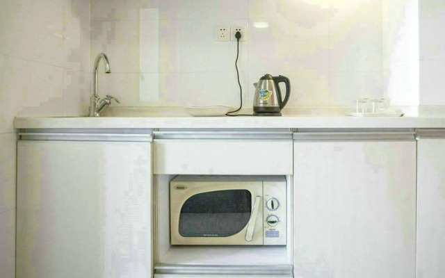 Guangzhou Peace World Apartment