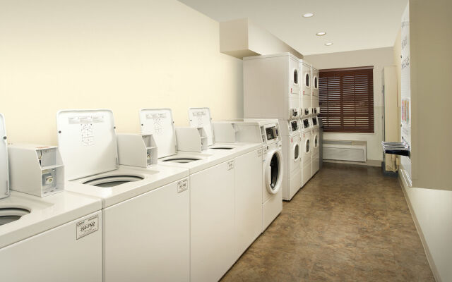 Extended Stay America Select Suites - Wichita - Airport