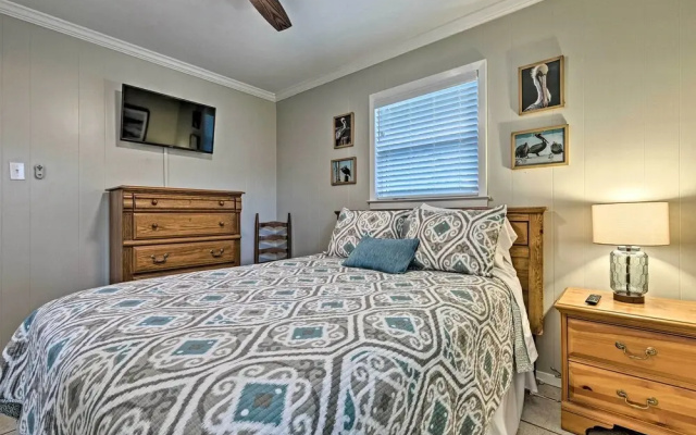 Ocean Springs Getaway - Walk to Beach & Downtown!