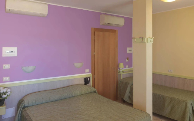 Hotel Arco Romana