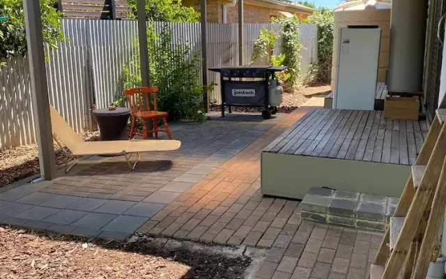 Unwind Retro-vibe Pet Friendly