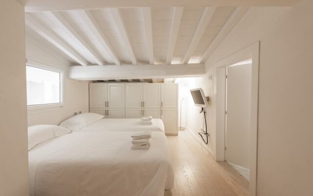 Le Grazie Luxury Apartment by Mmega