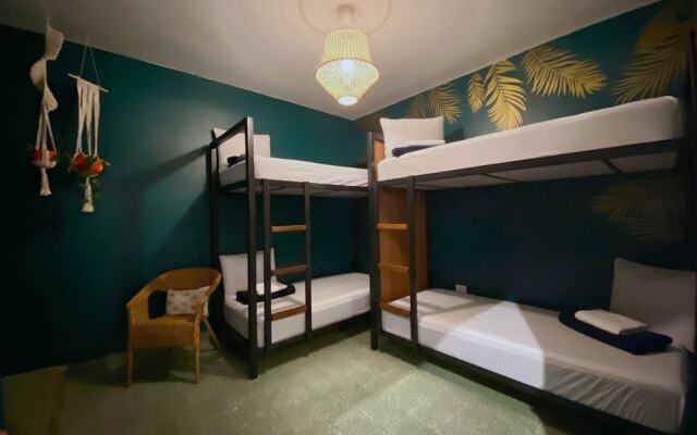 Santurcia Hostel - Adults Only