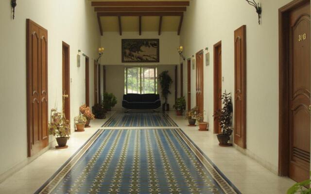 Nahar Manchester Inn