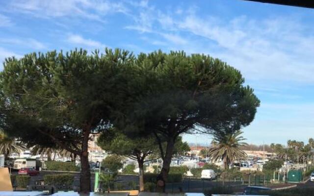 Au Coeur du Village Naturiste