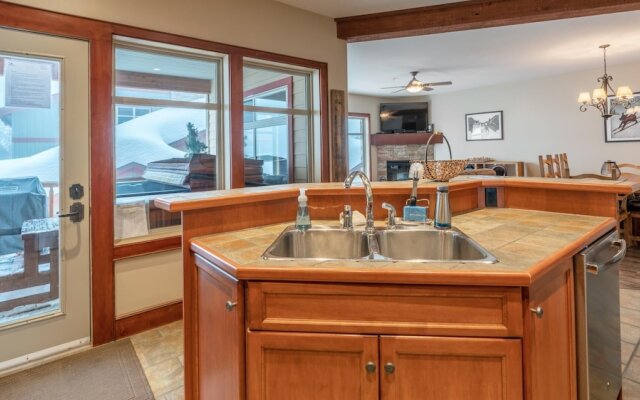 Mountain Time-spacious, Private Hot Tub,great View