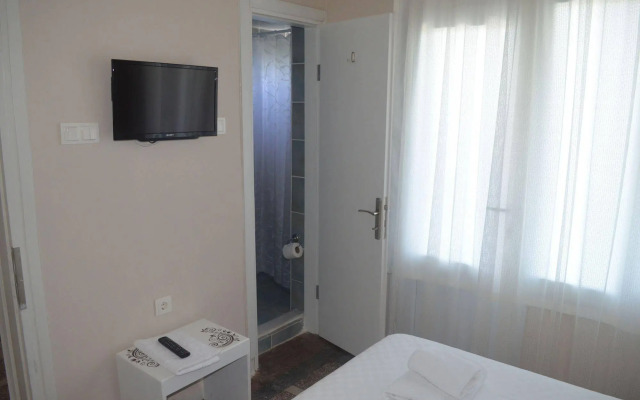 Tunç Otel - Ayvalık