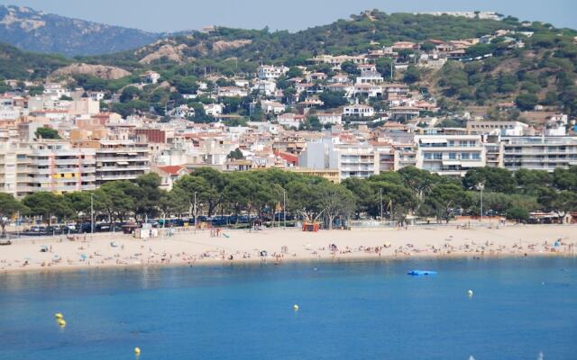 Apartment with joint pool and fantastic sea view