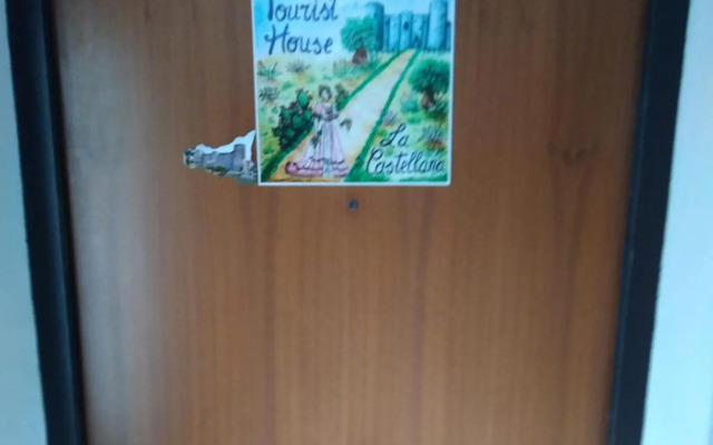 Tourist House La Castellana