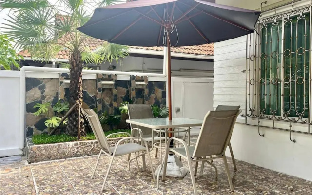 Valley 40 - 2 bdr Private Villa Near Phuket Town