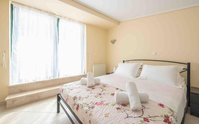 Saronis seaview 2bdr residence 500m from the beach