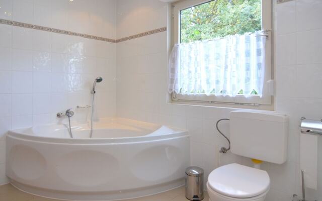 Cozy Holiday Home in Hildfeld with Private Garden