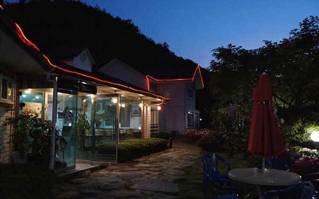 Yeongju Buseoksa Ganeun Gilae Pension