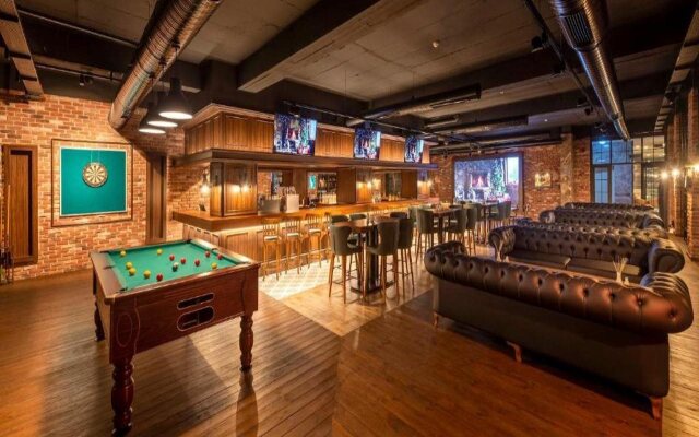 Novel Centre Point Hotel