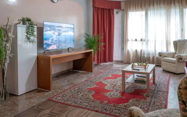 Guest House Train Station